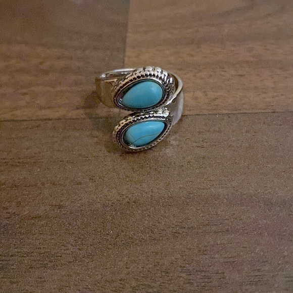 Adjustable turquoise ring - Picture 1 of 2